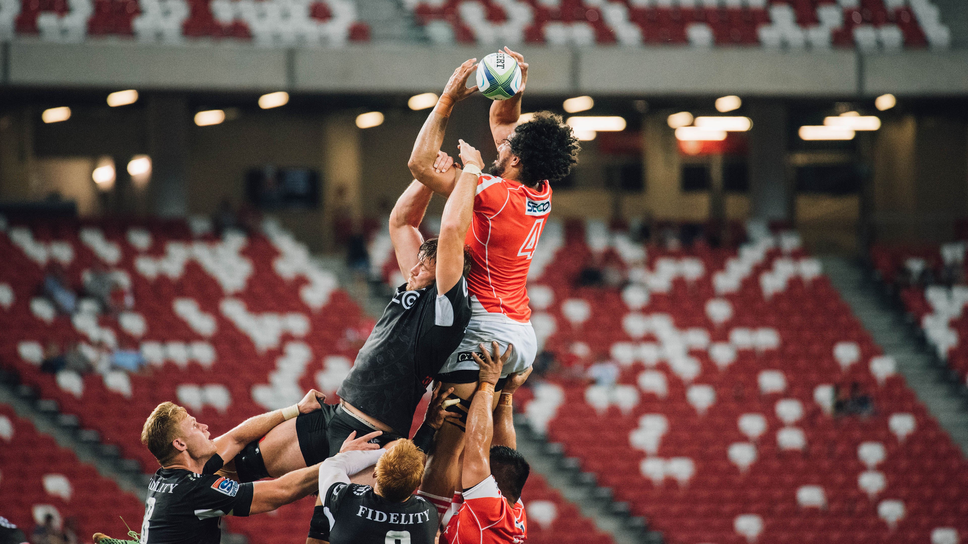 格林伍德的球场洞察力和防守稳定性,助袋鼠队取得关键胜利,格林伍德首秀